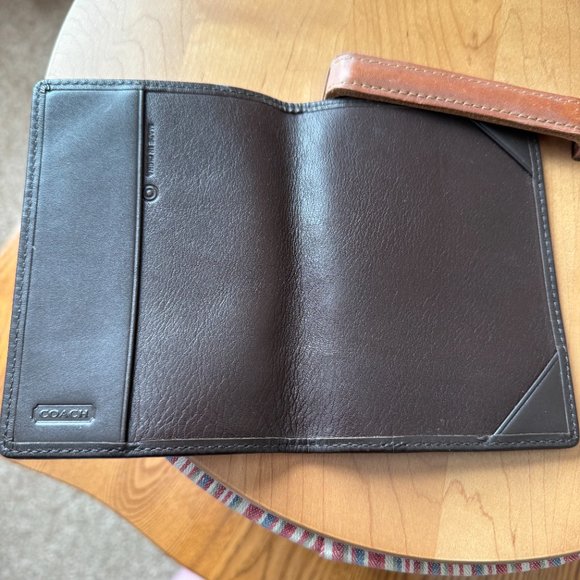 NWT Coach Brown Leather Passport Cover - Picture 3 of 4